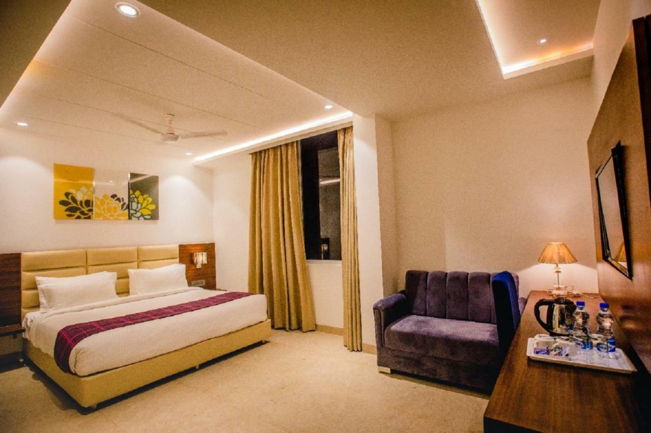 Hotel Ten Square, India Agra  Buitenkant foto