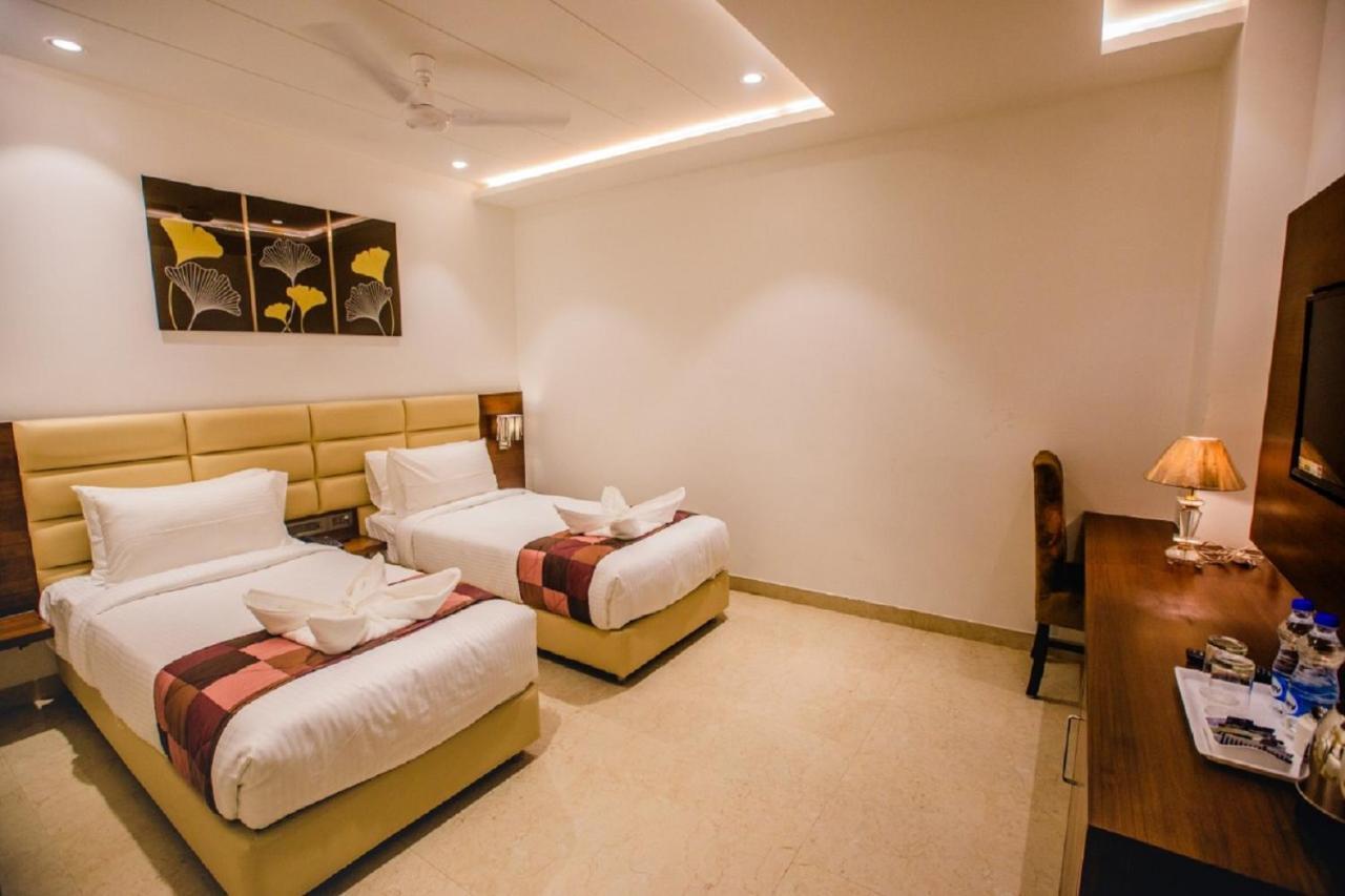 Hotel Ten Square, India Agra  Buitenkant foto