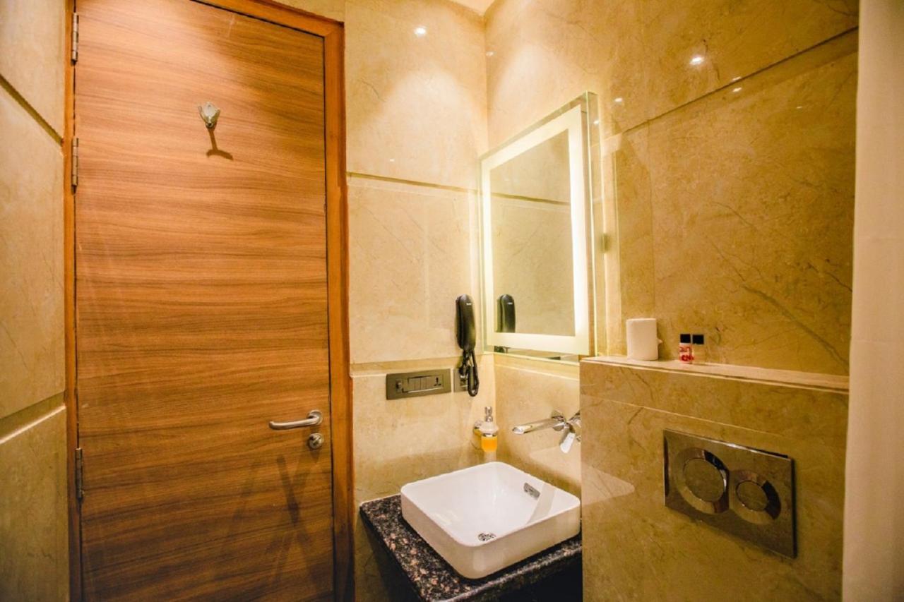 Hotel Ten Square, India Agra  Buitenkant foto